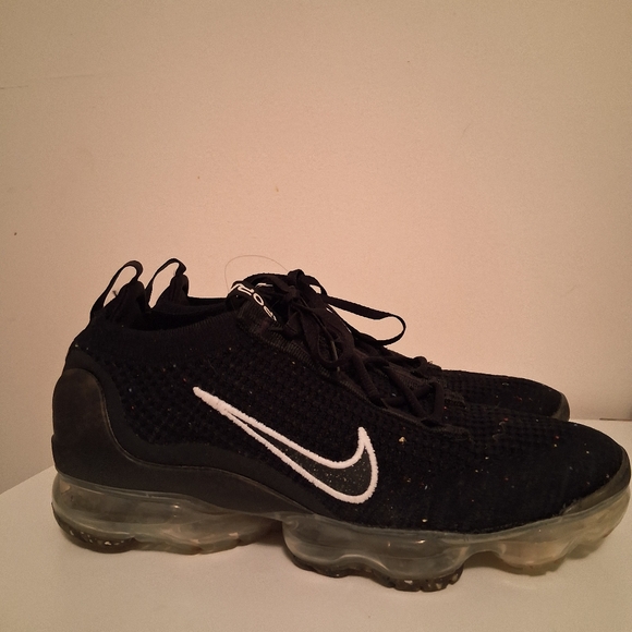 Nike Vapormax - Picture 4 of 12
